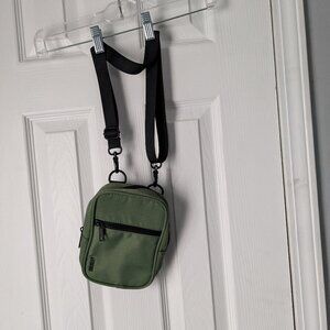 Brixley Cross Body Bag, Olive Green, Zippers, Inside Compartments